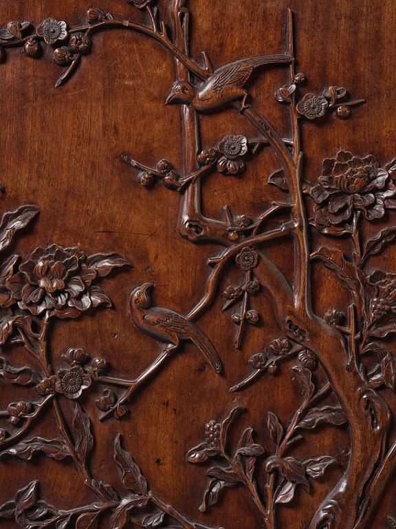 A well carved wooden panel, Qing dynasty, 18th/19th century.