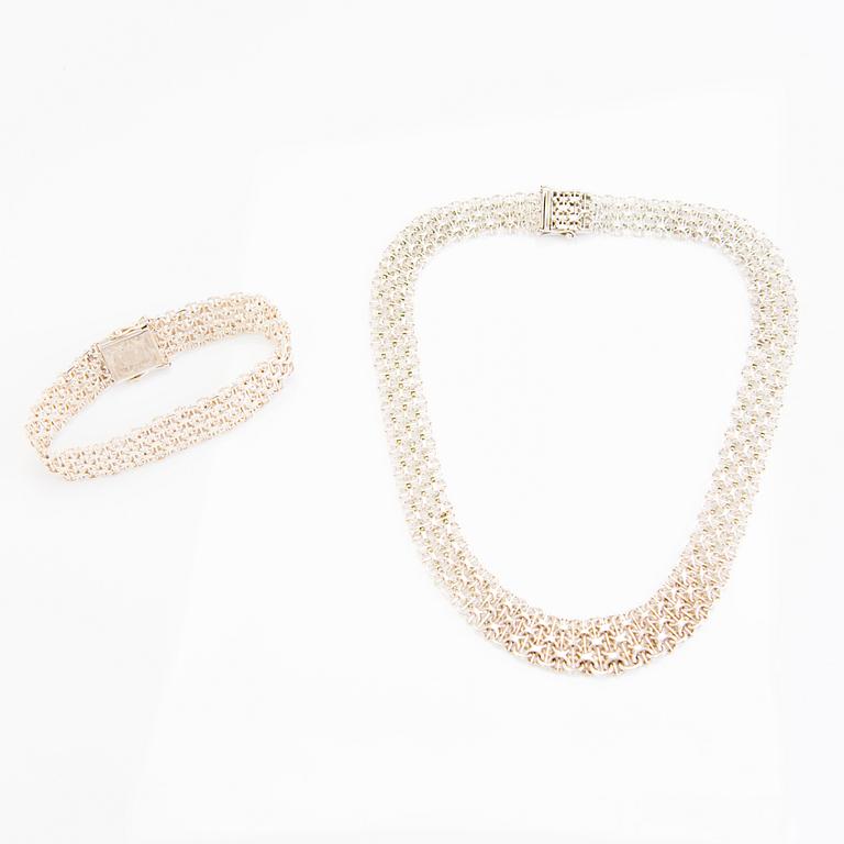 HALSBAND och ARMBAND, sterlingsilver, Kultajousi Oy, Helsingfors.