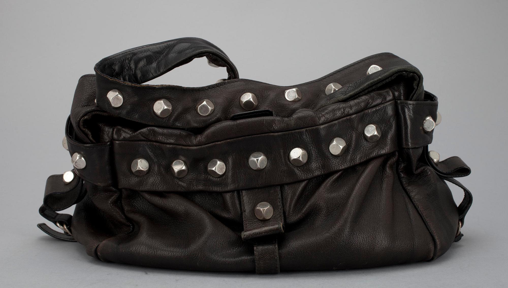 AXELREMSVÄSKA, Yves Saint Laurent.