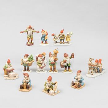 Jenny Nyström, efter. Figuriner, 12 st, porslin, Kalmar Läns museum.