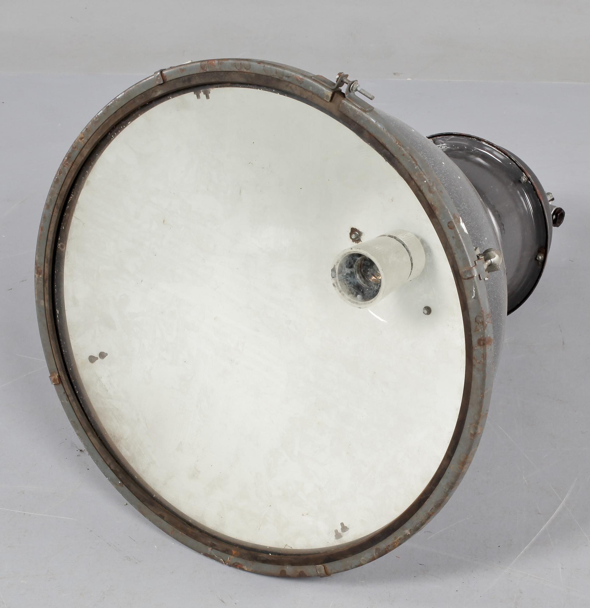 INDUSTRILAMPA, 1900-talets fjärde kvartal.