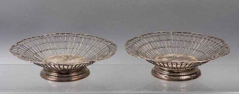 SKÅLAR, silver, ett par, CG Hallberg, 1905.