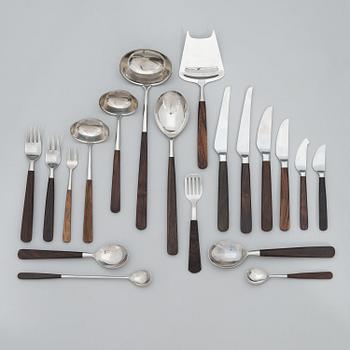 Bertel Gardberg, A 124-piece set of 'Lion de Luxe' cutlery, Hackman / Sorsakoski, Finland. In a wooden box.