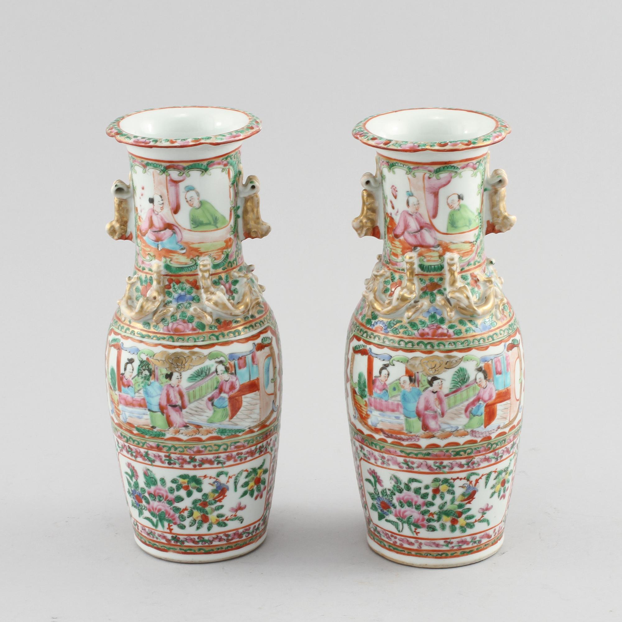 VASER, ett par, porslin, Kanton, Kina, 1800-tal.