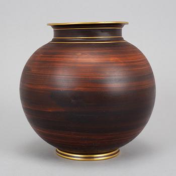 Gunnar Nylund, a stoneware 'Flambé' vase, Rörstrand, Lidköping 1930s.