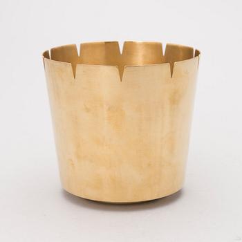 A 1930s flower pot for Taito, Finland.