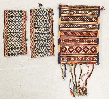 Bags/Carpets 3 pcs Kashgai (of which a pair are children's cushions) semi-antique approx. 38x18 cm and 46x32 cm (without tassels).