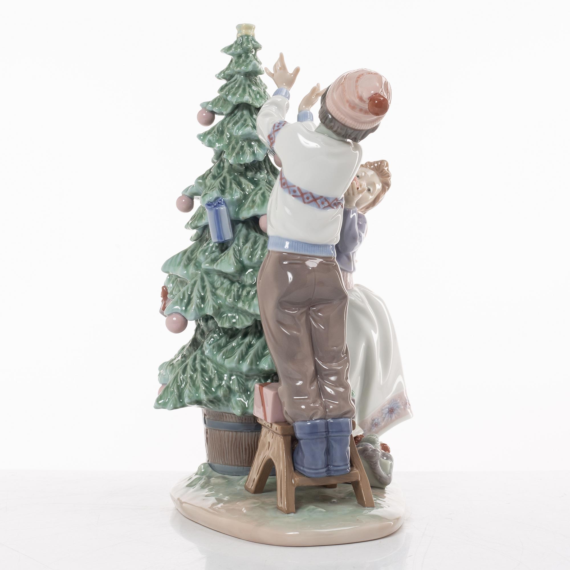 Joan Coderch, figurine, "Trimming the Tree", Lladró, Spain.