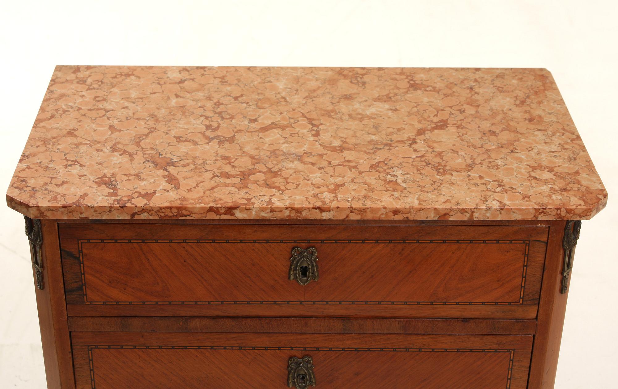 BYRÅ, gustaviansk stil, 1900-talets början.