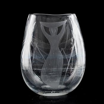 VICKE LINDSTRAND, a glass 'Fisknäten' vase, Kosta, signed.