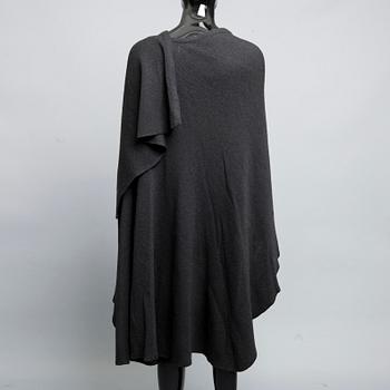 CAPE, Yves Saint Laurent.