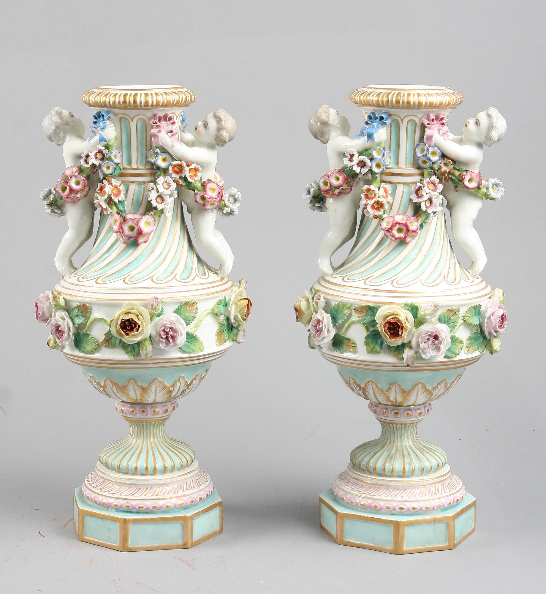 URNOR, ett par, porslin, Meissen, 1900-talets första hälft.