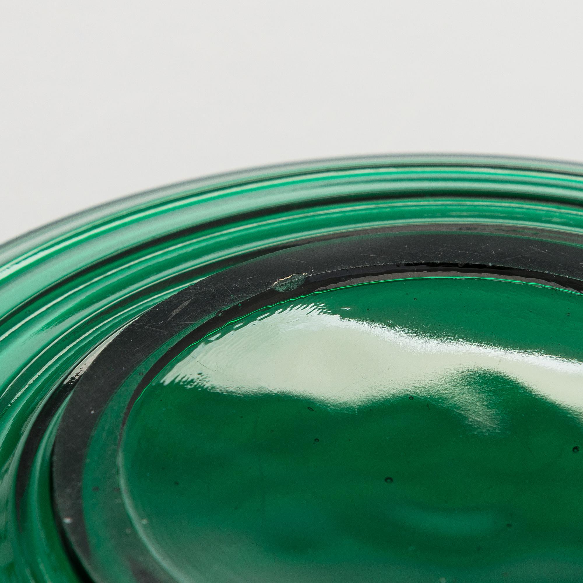 Aino Aalto, drinking glasses, 4 pcs, model 4052, and plate 'Bölgeblick', Karhula Glassworks, 1930s.