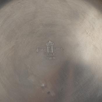 A Swedish pewter bowl, mark of C.G, Hallberg, Stockholm 1933.