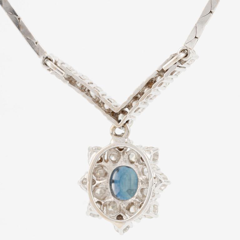 Necklace, 18K white gold with sapphire and brilliant-cut diamonds.