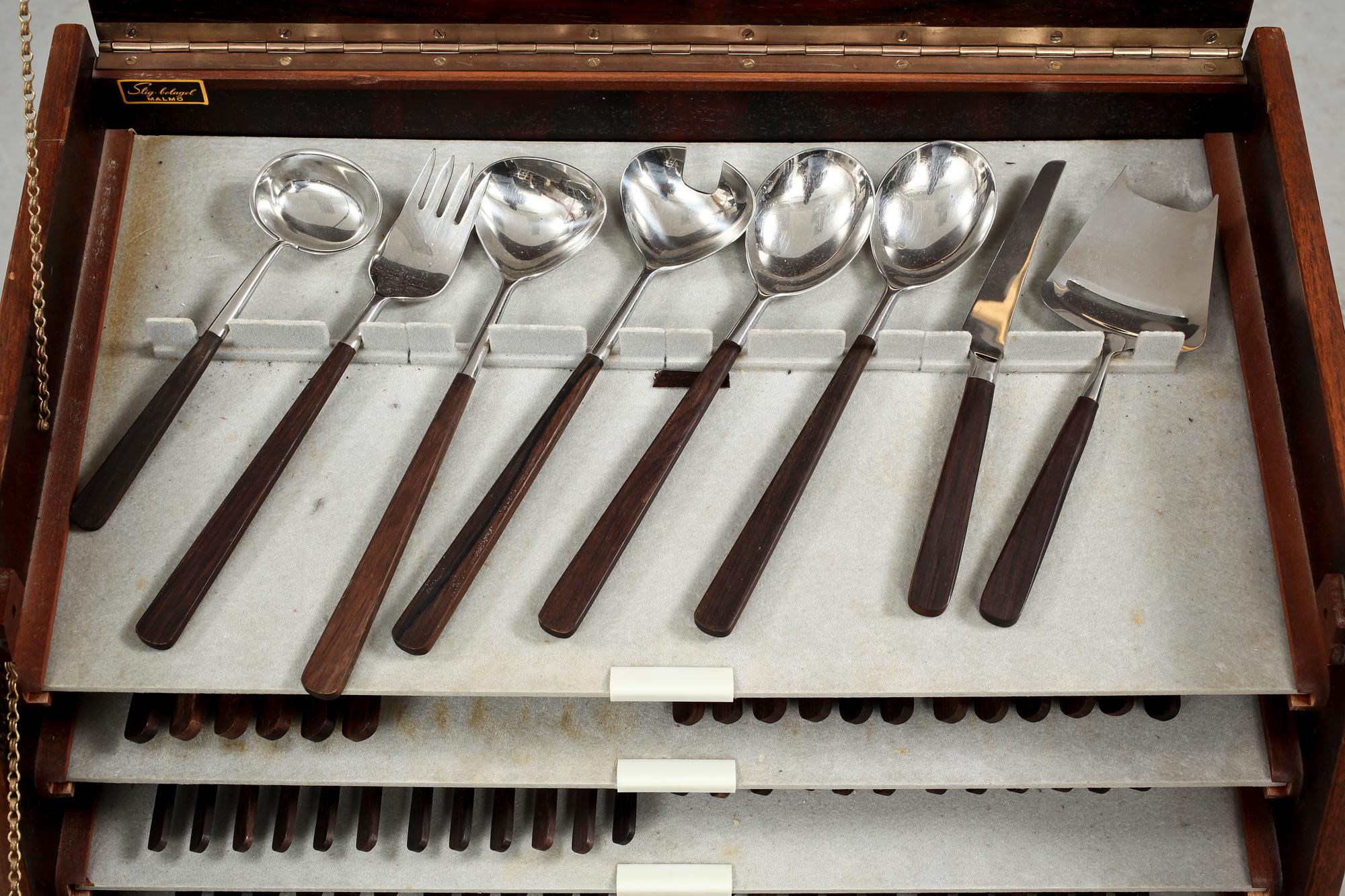 BESTICKSERVISDELAR, 143 st, "Lion de Lux", Bertel Gardberg, Hackman, Finland. Modellen formgiven år 1958.