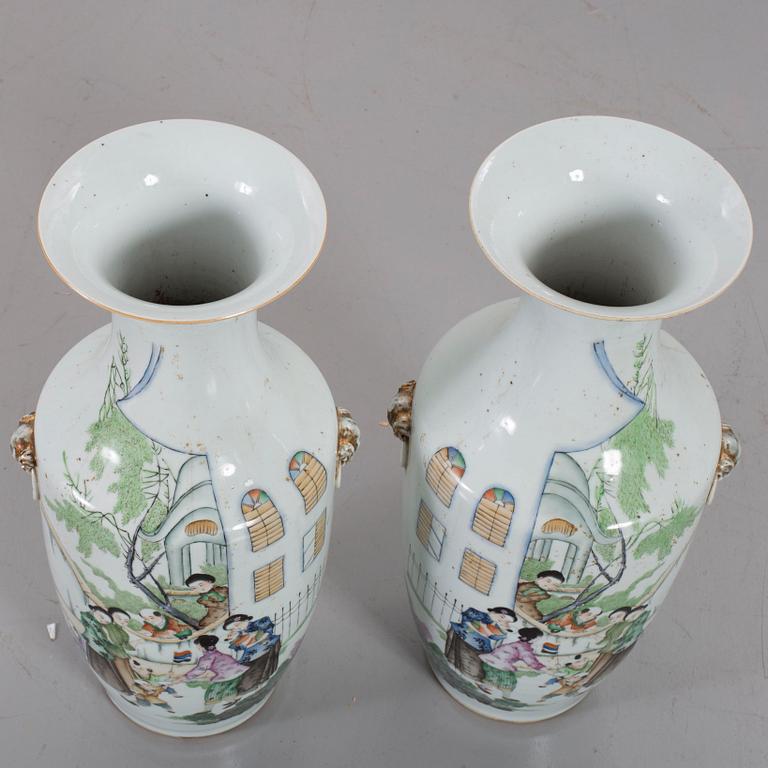 A PAIR CHINESE PORCELAIN  FLOOR VASES 20TH CENTURY.