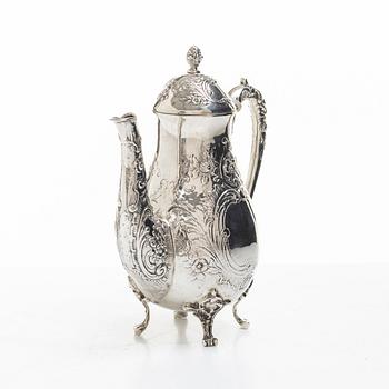 A small silver coffee pot, Rococo style, 20th century.