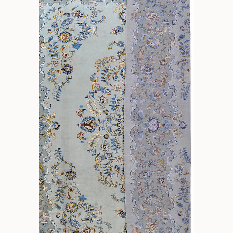 Matto, so called Royal Kashan, ca 407 x 330 cm.