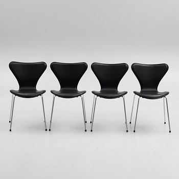 Arne Jacobsen, stolar 4 st, "Sjuan", för Fritz Hansen, Danmark 2021-2022.