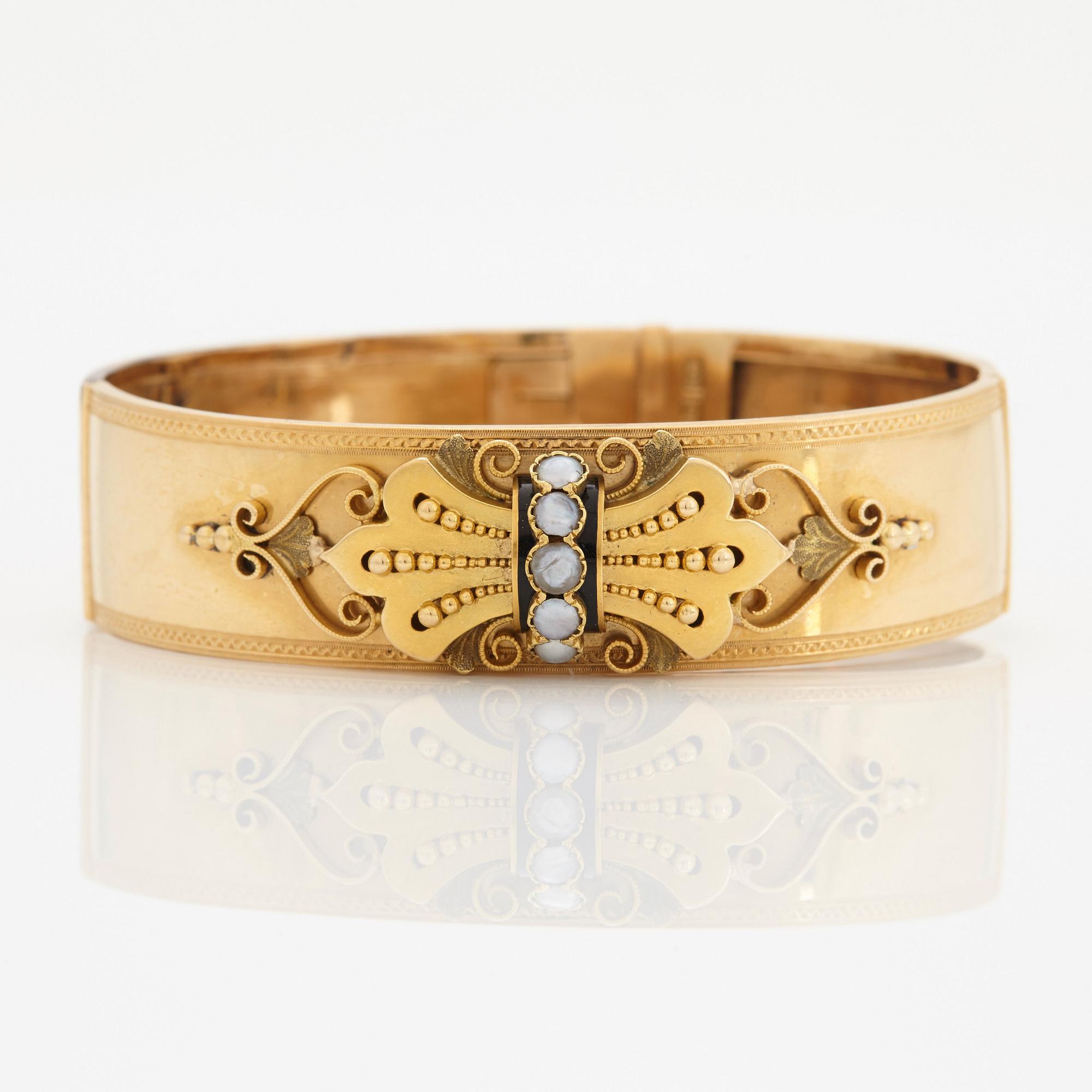 ARMBAND.