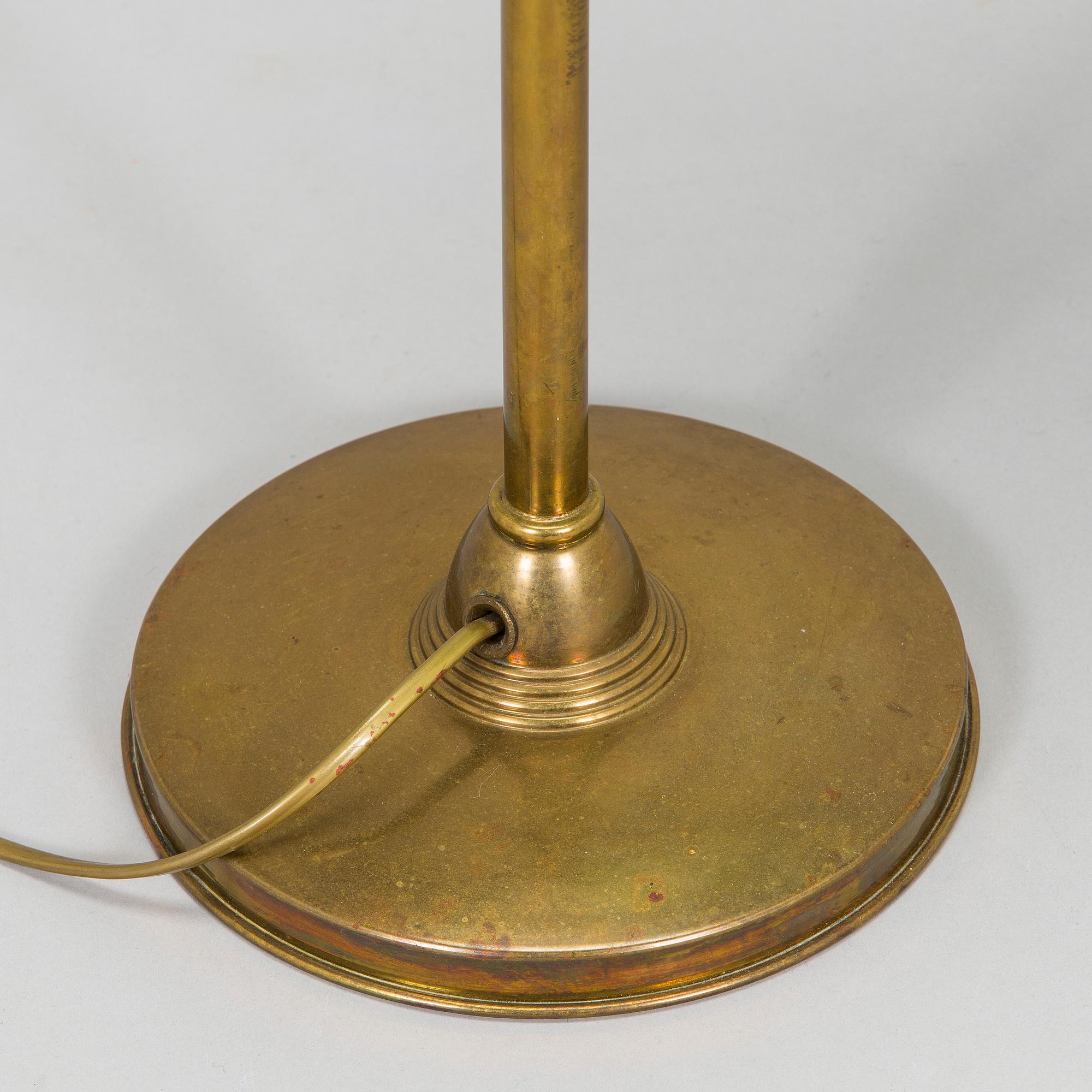 Pöytävalaisin / kirjoituspöydänvalaisin, noin 1900.