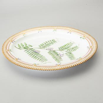 A 20th century Flora Danica Royal Copenhagen porcelain dish.