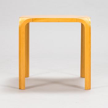 Alvar Aalto,  pall X601, Artek 2000-tal.