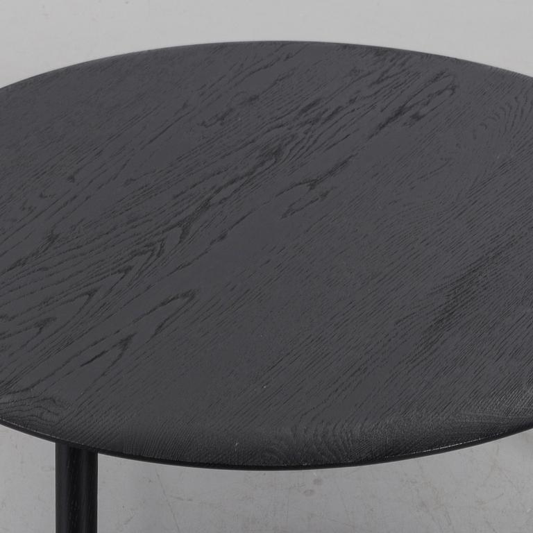 A coffe table, design Samuel Wilkinson, 21th century,