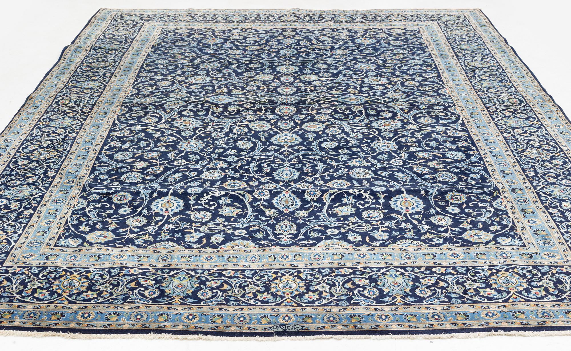 Matta, Keshan, ca 385 x 275 cm.