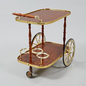 SERVERINGSVAGN, 1900-talets andra hälft.