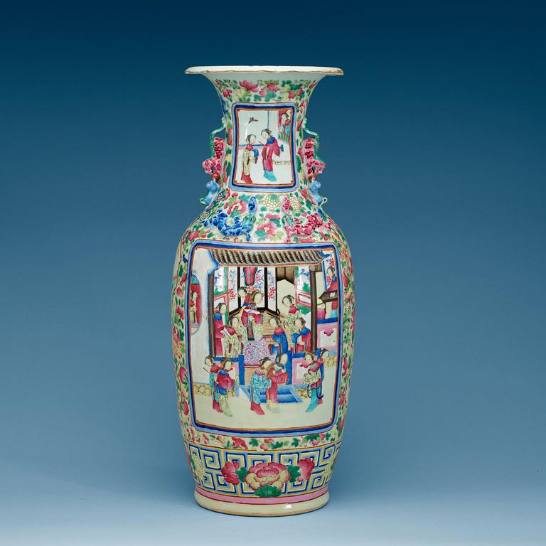 A famille rose vase, late Qing dynasty.