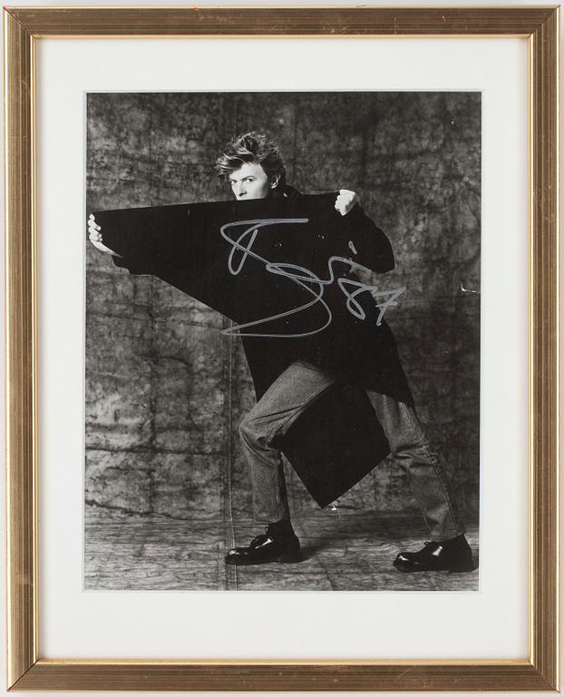 DAVID BOWIE, fotografi med autograf, daterad -87.