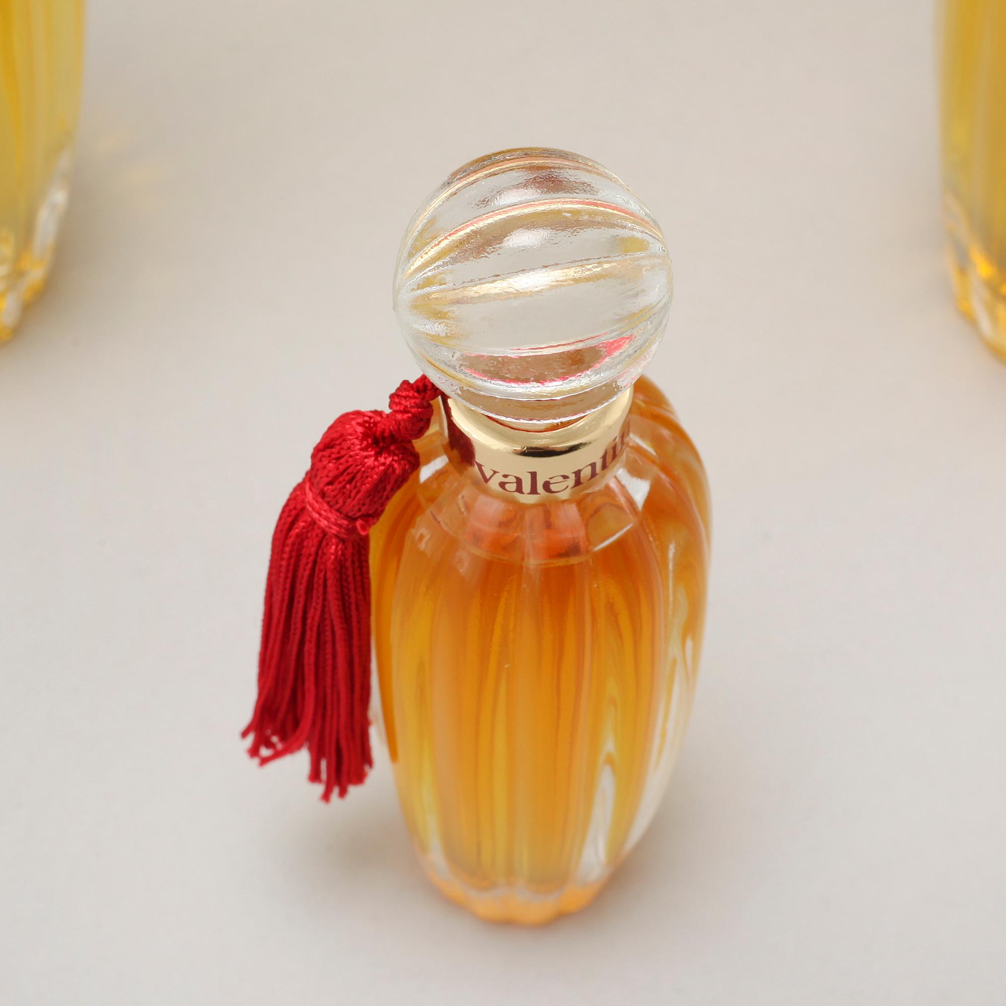 VALENTINO, factices, five perfumebottles.