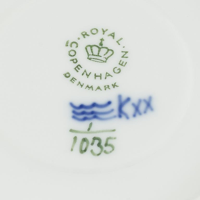 Three 'Blue Fluted Full Lace' / 'Musselmalet' cups with saucers, Royal Copenhagen, model 1035, 1036, 1038, 1960'/70's.