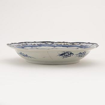 Fat, porslin. Japan, 1700-tal.