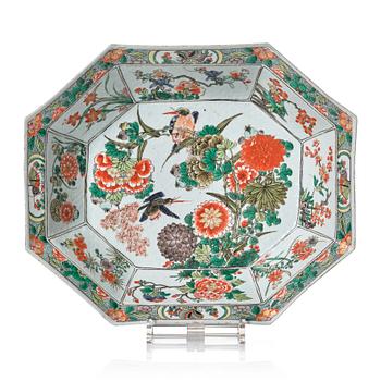 867. A famille verte bowl, Qing dynasty, Kangxi (1662-1722).