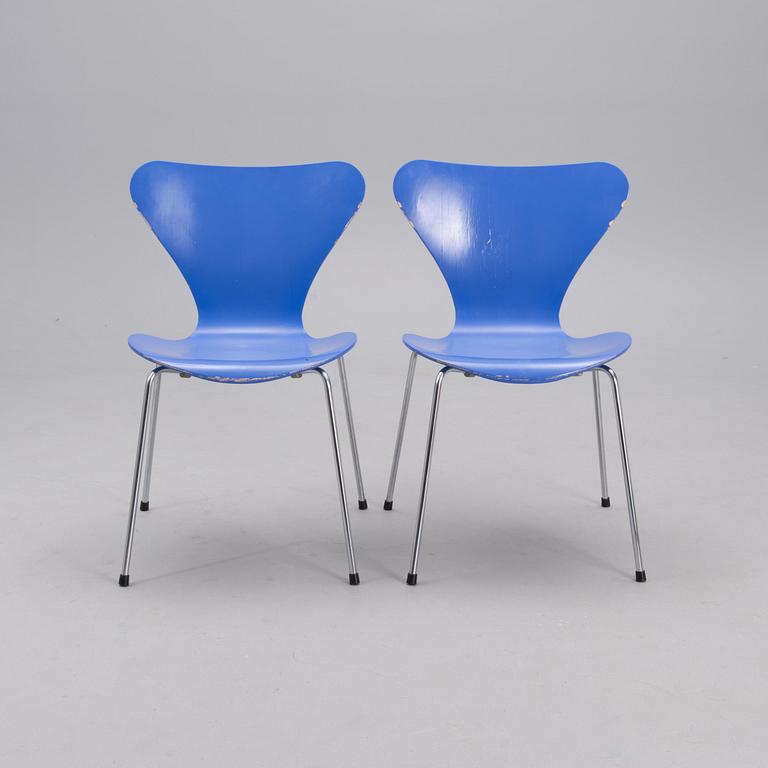 ARNE JACOBSEN, TUOLEJA, 4 kpl, "Sjuan", valmistajan merkinnät, Fritz Hansen, Tanska, 1980-luku.