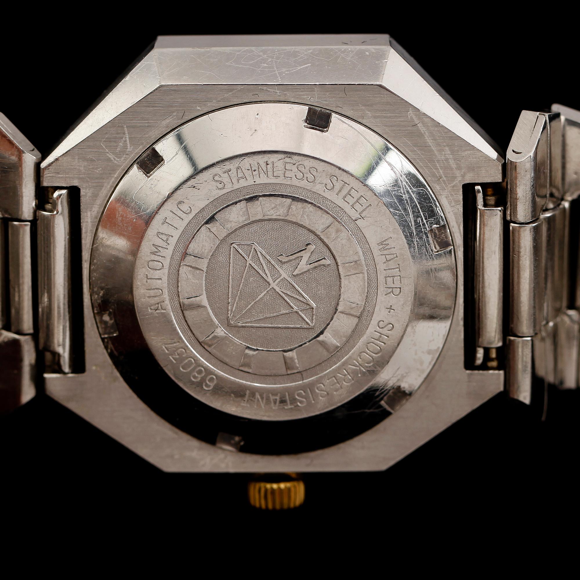 ARMBANDSUR, 2 st, Nivada automatic, stål, 1900-talets andra hälft.