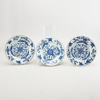 A set of 6 + 3 Chinese Qing Dynasty porcelain plates.