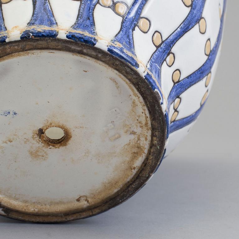 A 1960/70's flowerpot.