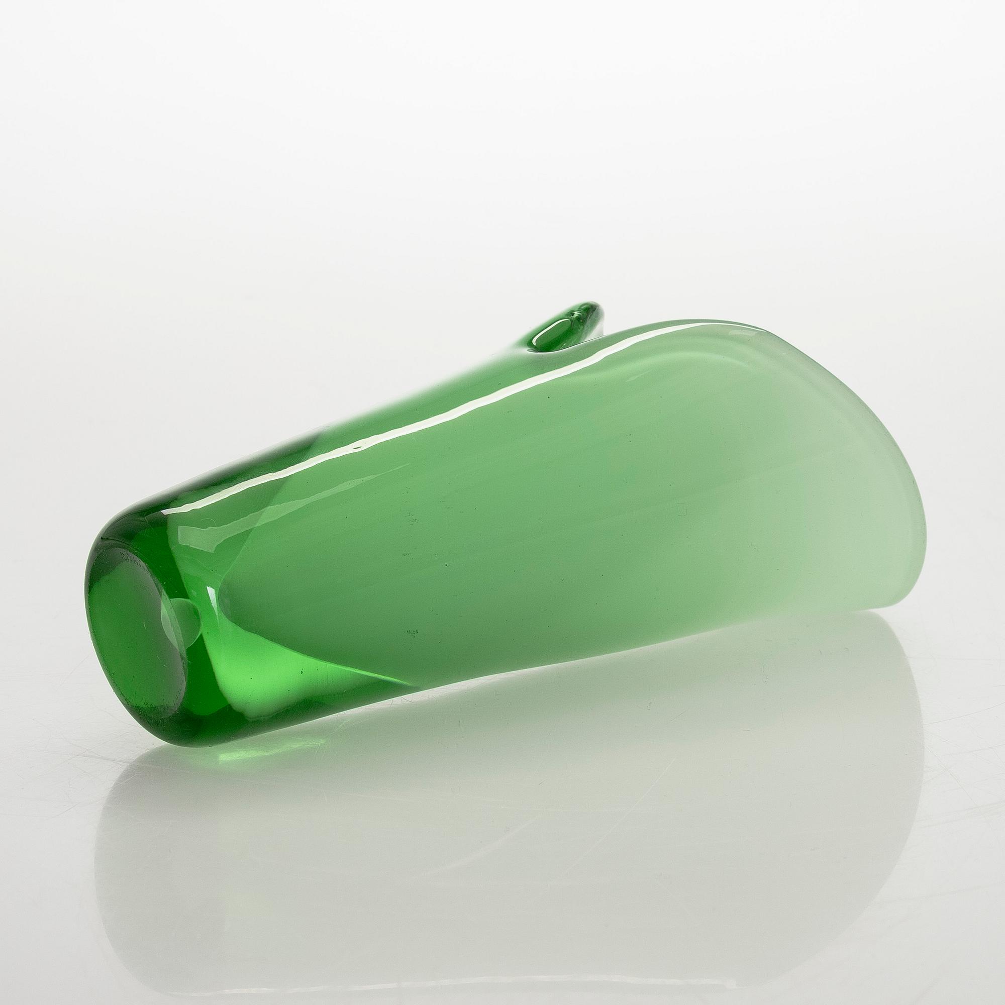 Gunnel Nyman, vas, "Calla", signerad Riihimäen Lasi Oy Gunnel Nyman. Formgiven 1946.