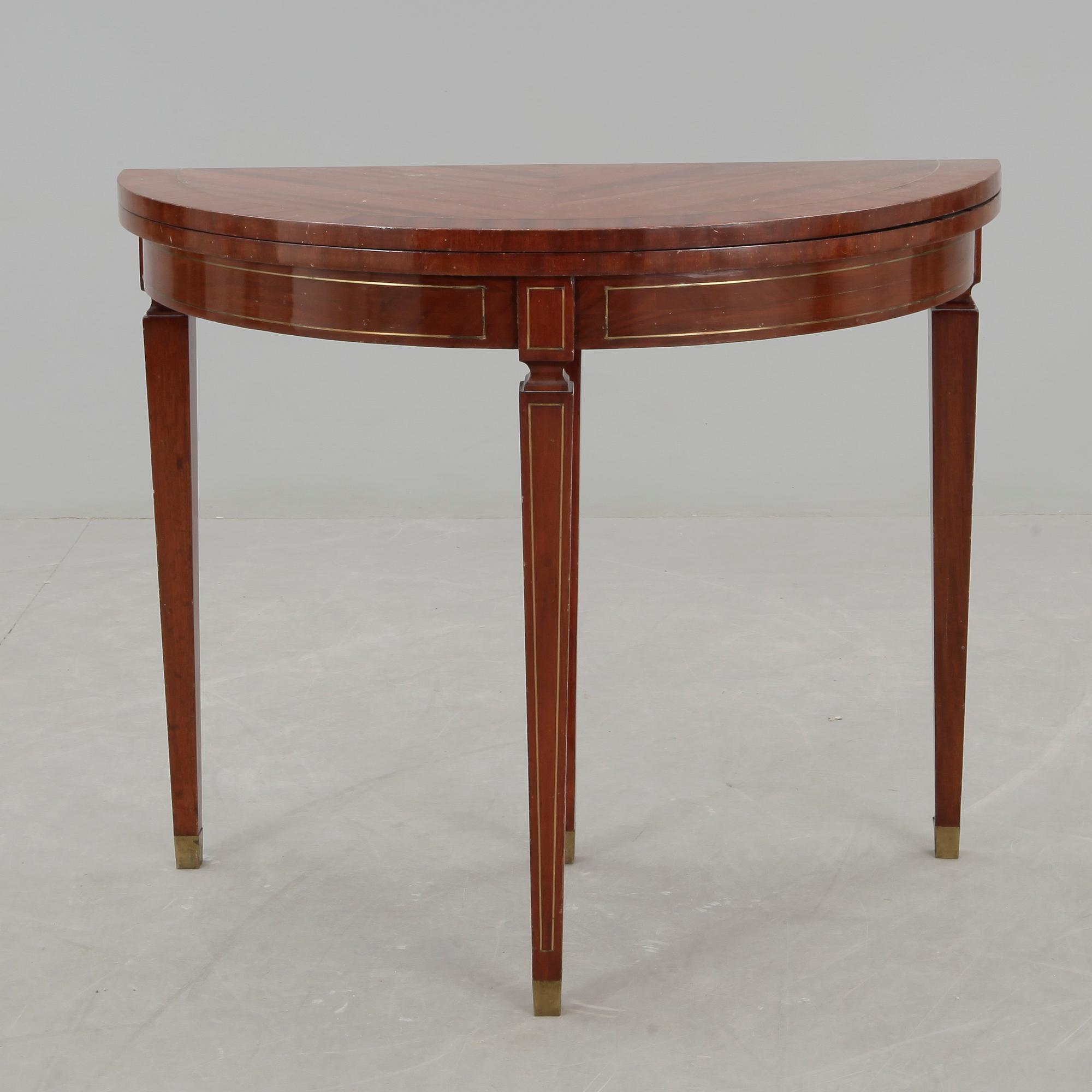 SPELBORD, 1900-talets första hälft.