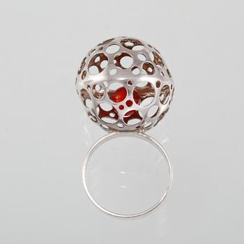 RING, sterlingsilver, Liisa Vitali, N.Westerback, Helsingfors, 1973. Vikt 4,4 gram.