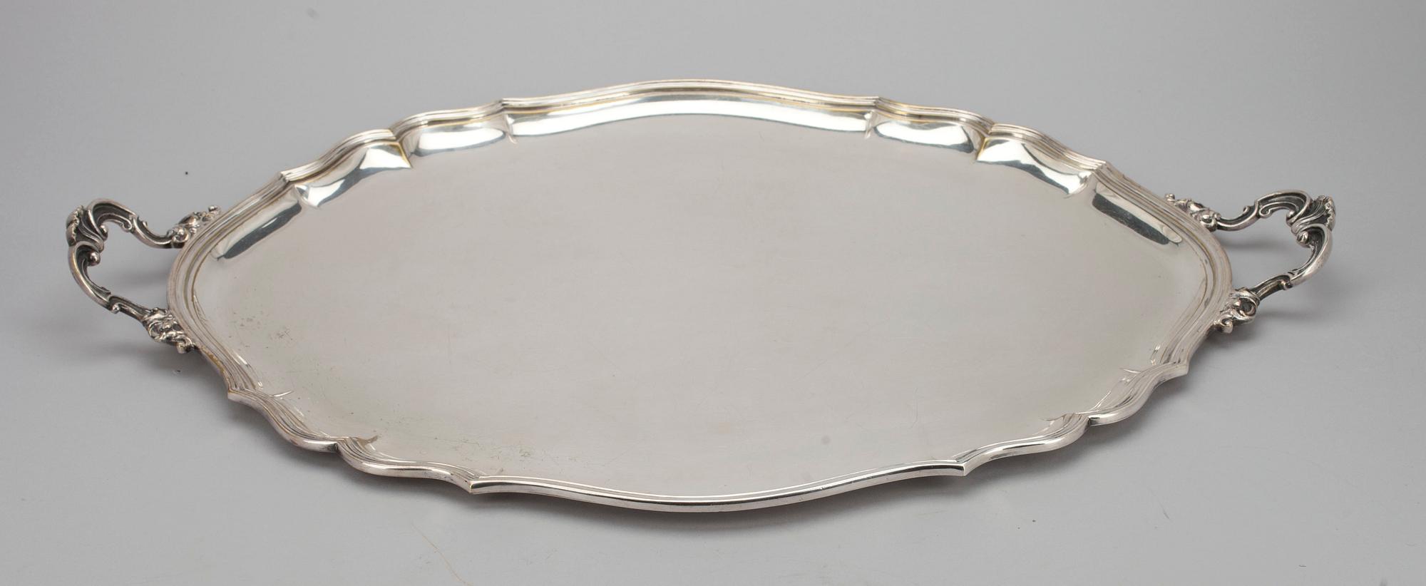 BRICKA, plate, rokokostil, 1900-tal.