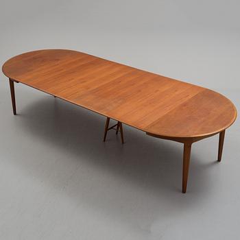 Henning Kjernulf, a dining table, "Model 62", Sorö Stolefabrik, 1960´s.