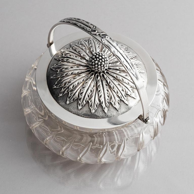 Fabergé, skål, silver och slipat glas, Ryssland, troligen omkring sekelskiftet 1900.