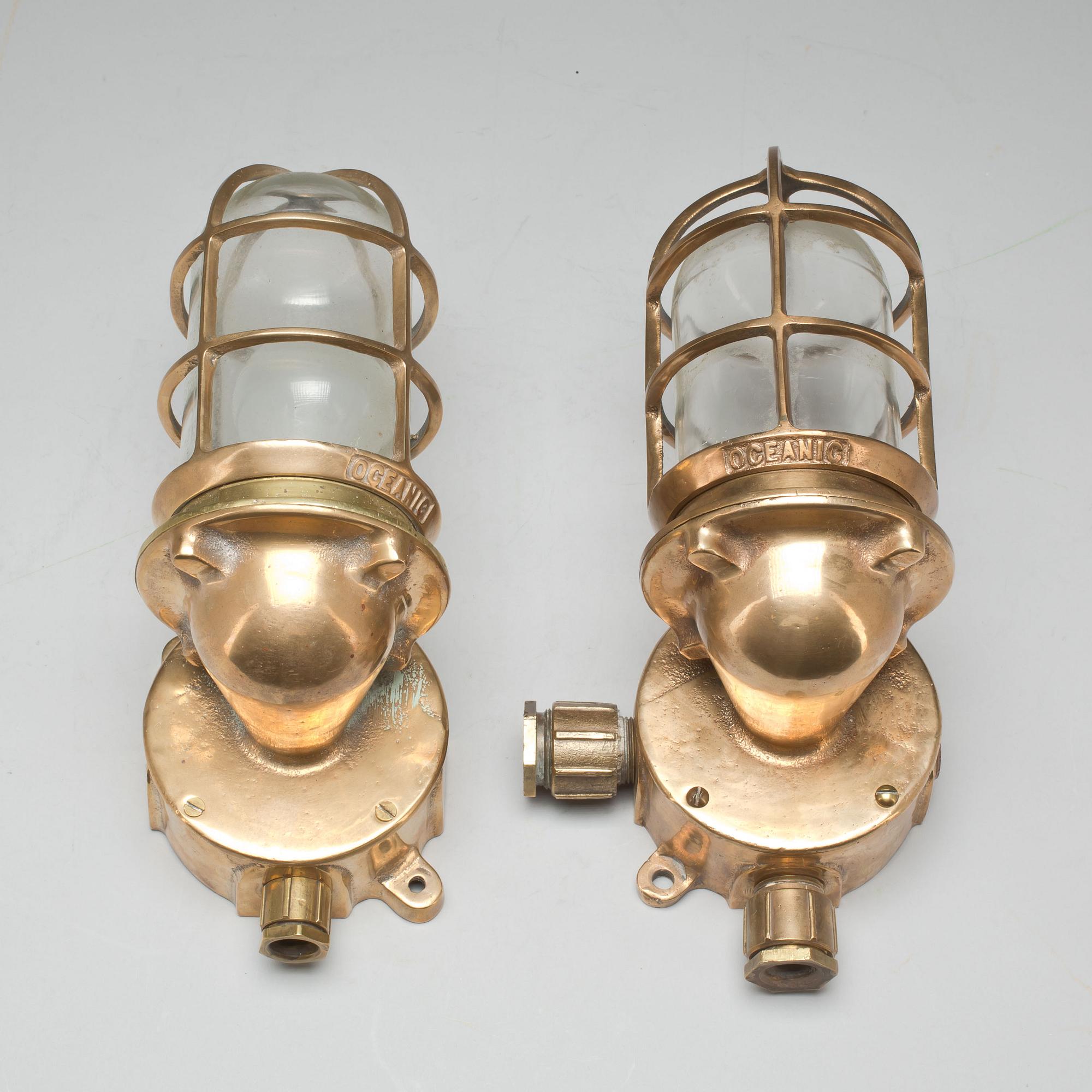 VÄGGLAMPETTER, ett par, för skepp.