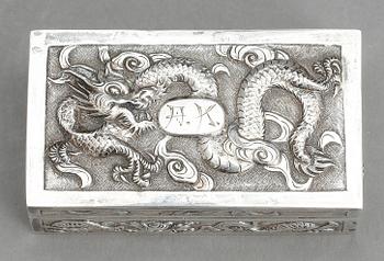 DOSA, silver, Kina, omkring sekelskiftet 1900, vikt ca 52 g.