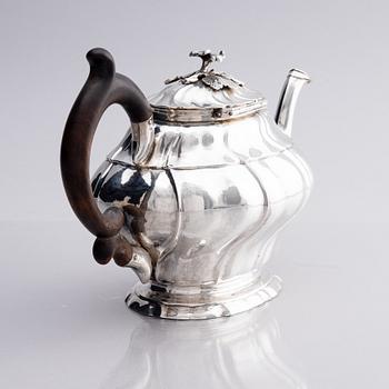 A Swedish 18th century silver tea-pot, mark of Jonas Thomasson Ronander, Stockholm 1769.